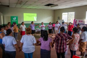 Lee más sobre el artículo Mujeres de Ciudad Arce fortalecen su liderazgo ambiental desde la formación ecofeminista